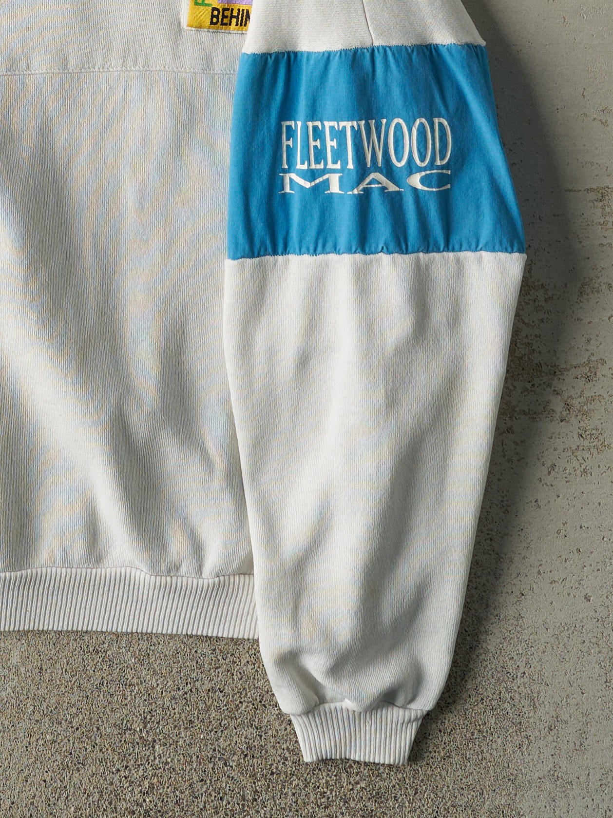 Vintage 90' White Fleetwood Mac Behind The Mask Collared Crewneck (L)