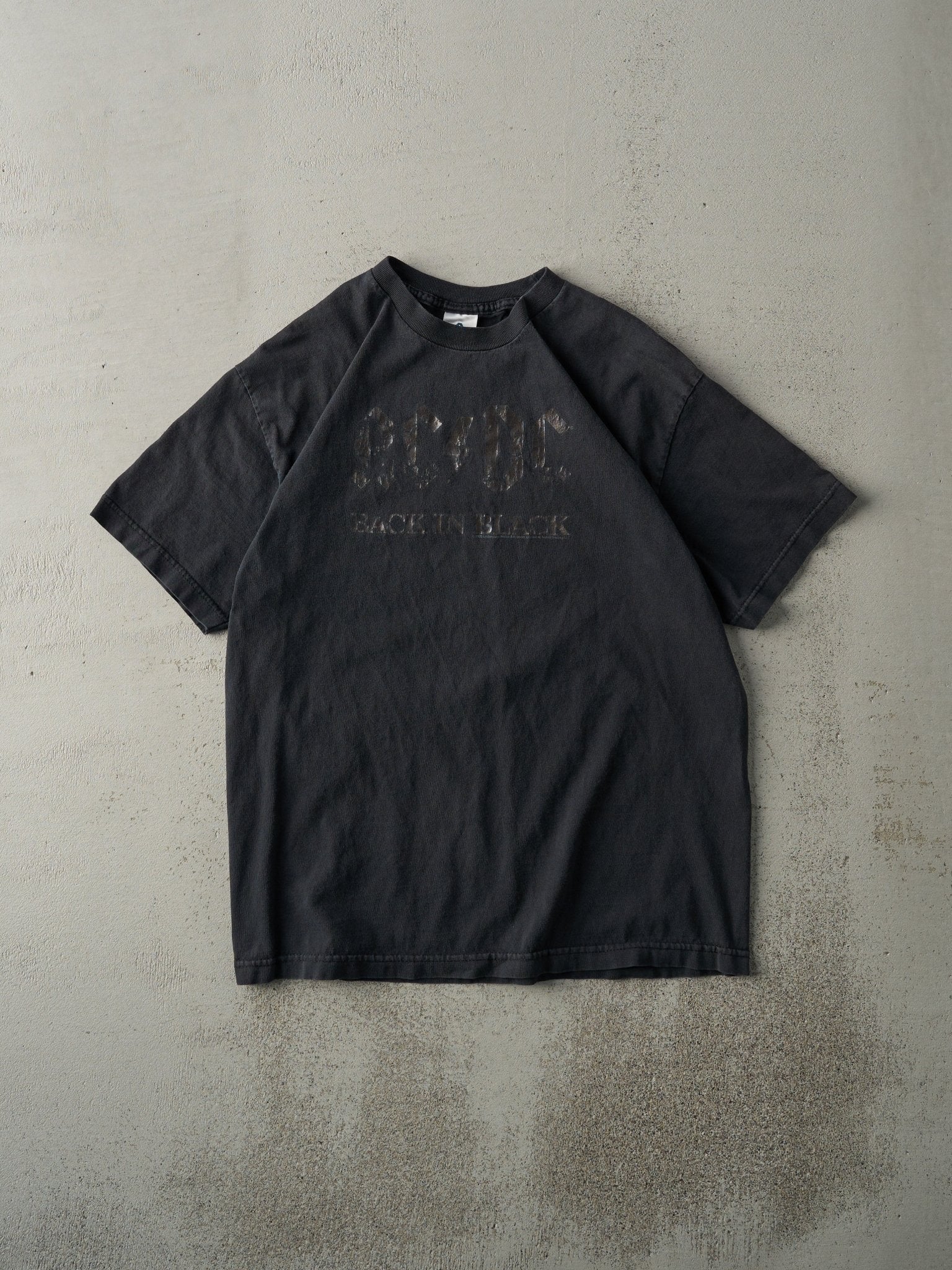 Vintage 05' Black ACDC Back In Black Band Tee (M)