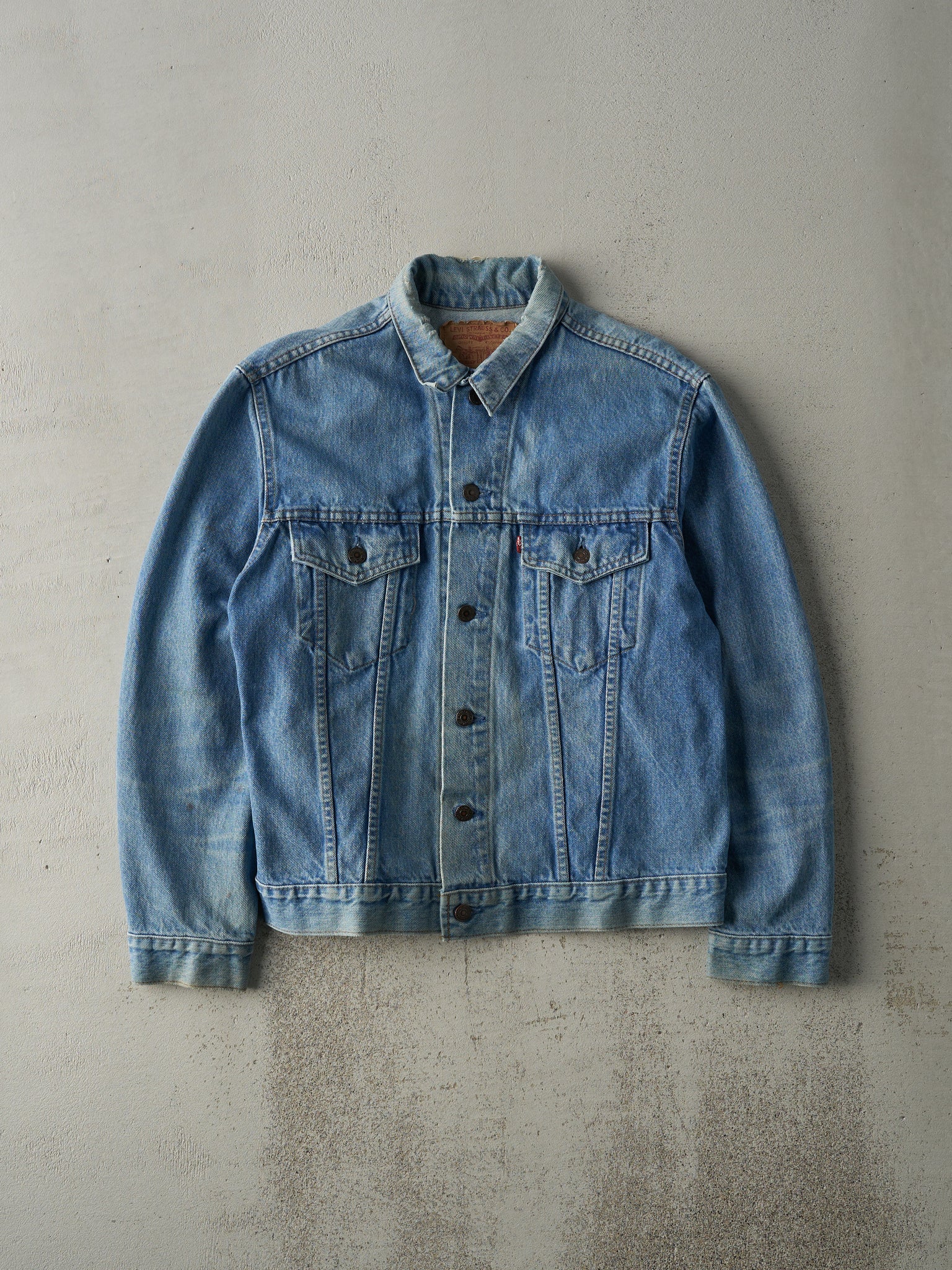 Vintage 90s Light Wash Levi's Type 3 Denim Jacket (S/M)