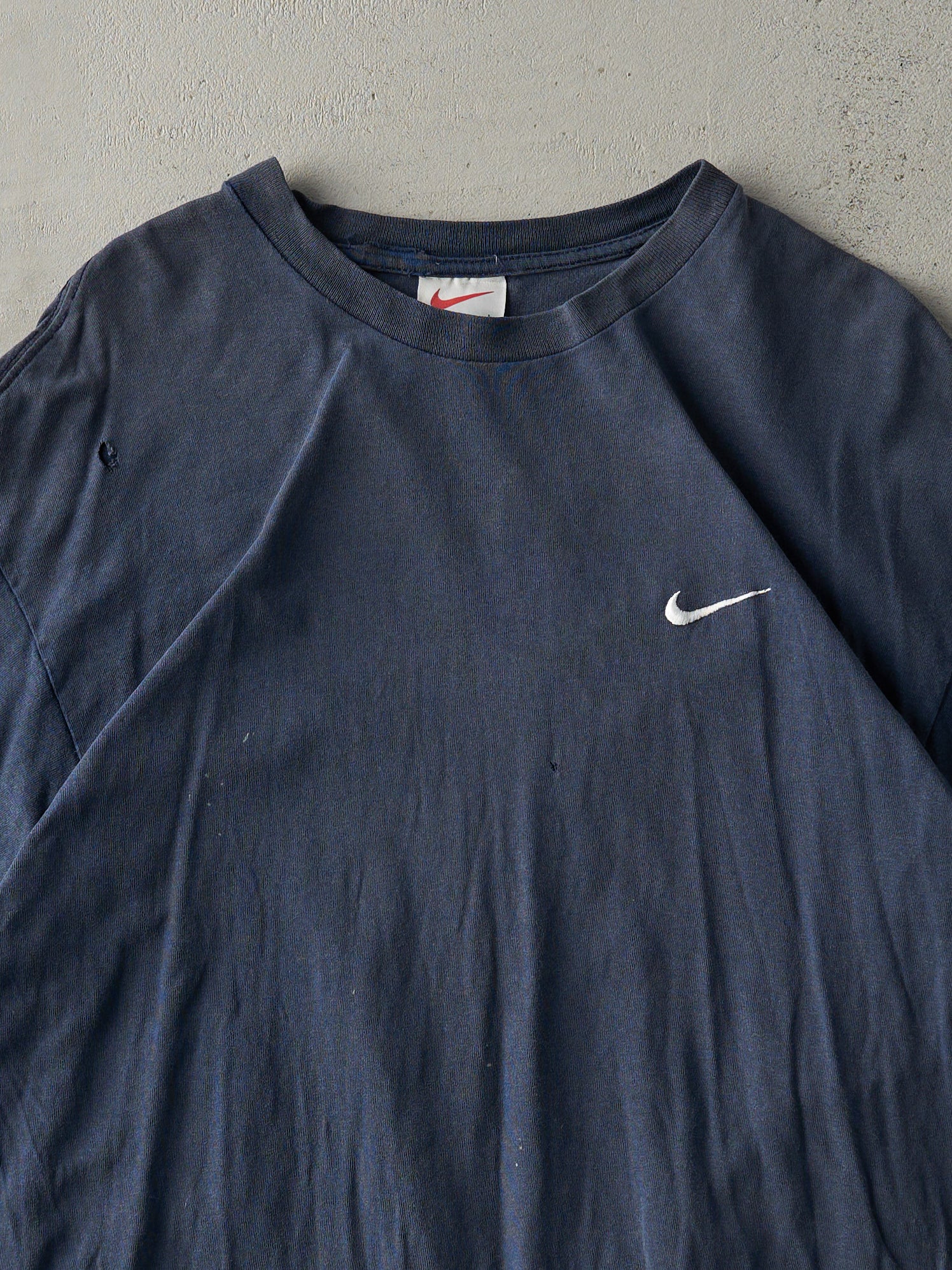 Vintage 90s Faded Navy Blue Nike Embroidered Swoosh Tee (L)