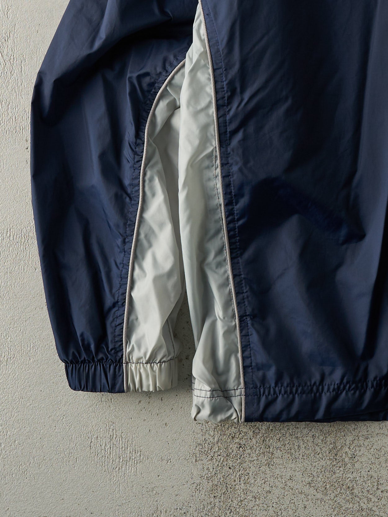 Vintage Y2K Navy Blue Nike Windbreaker Jacket (L)