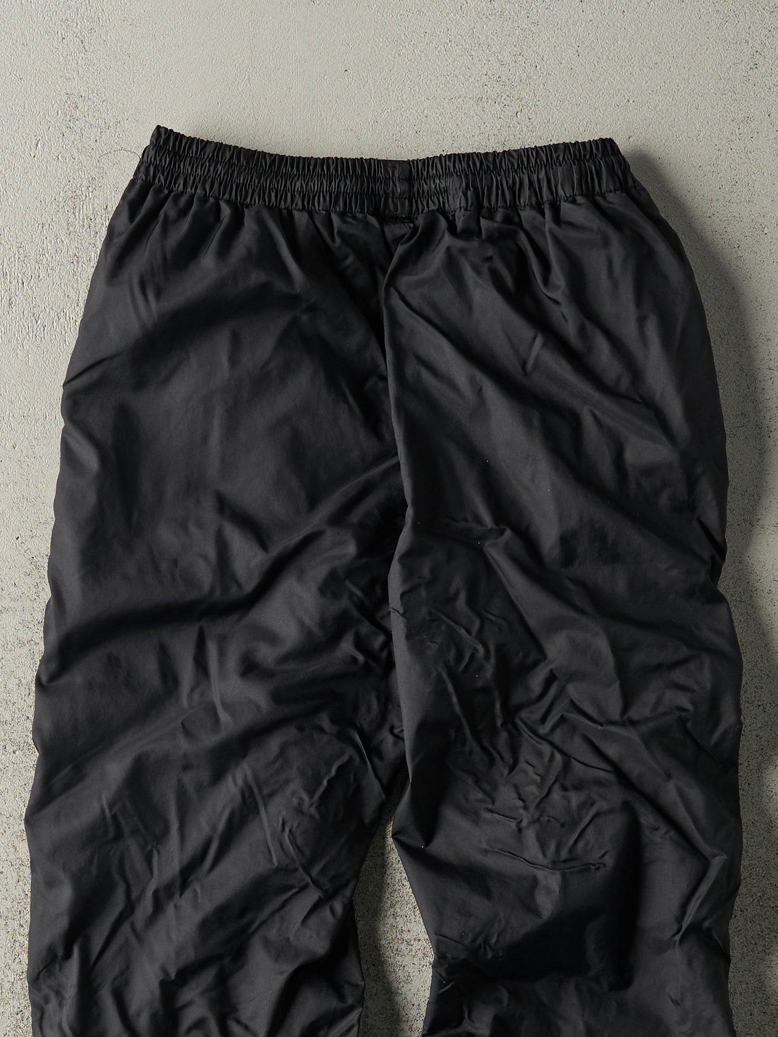 Vintage 90s Black Umbro Windbreaker Pants (26x27.5)