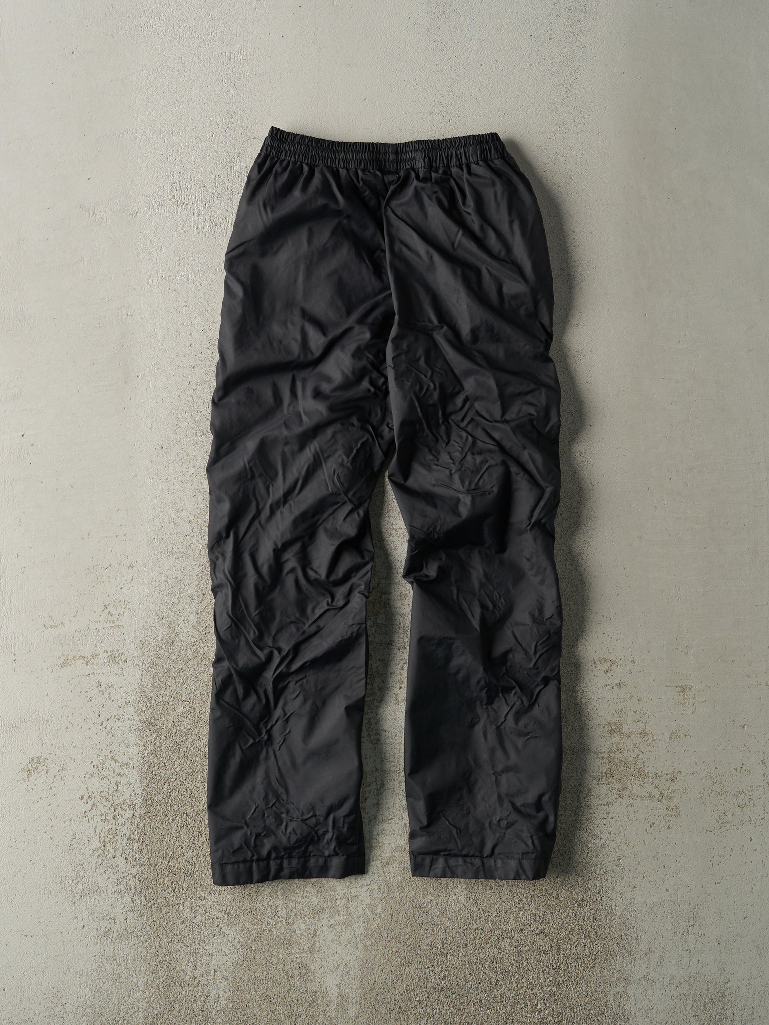 Vintage 90s Black Umbro Windbreaker Pants (26x27.5)