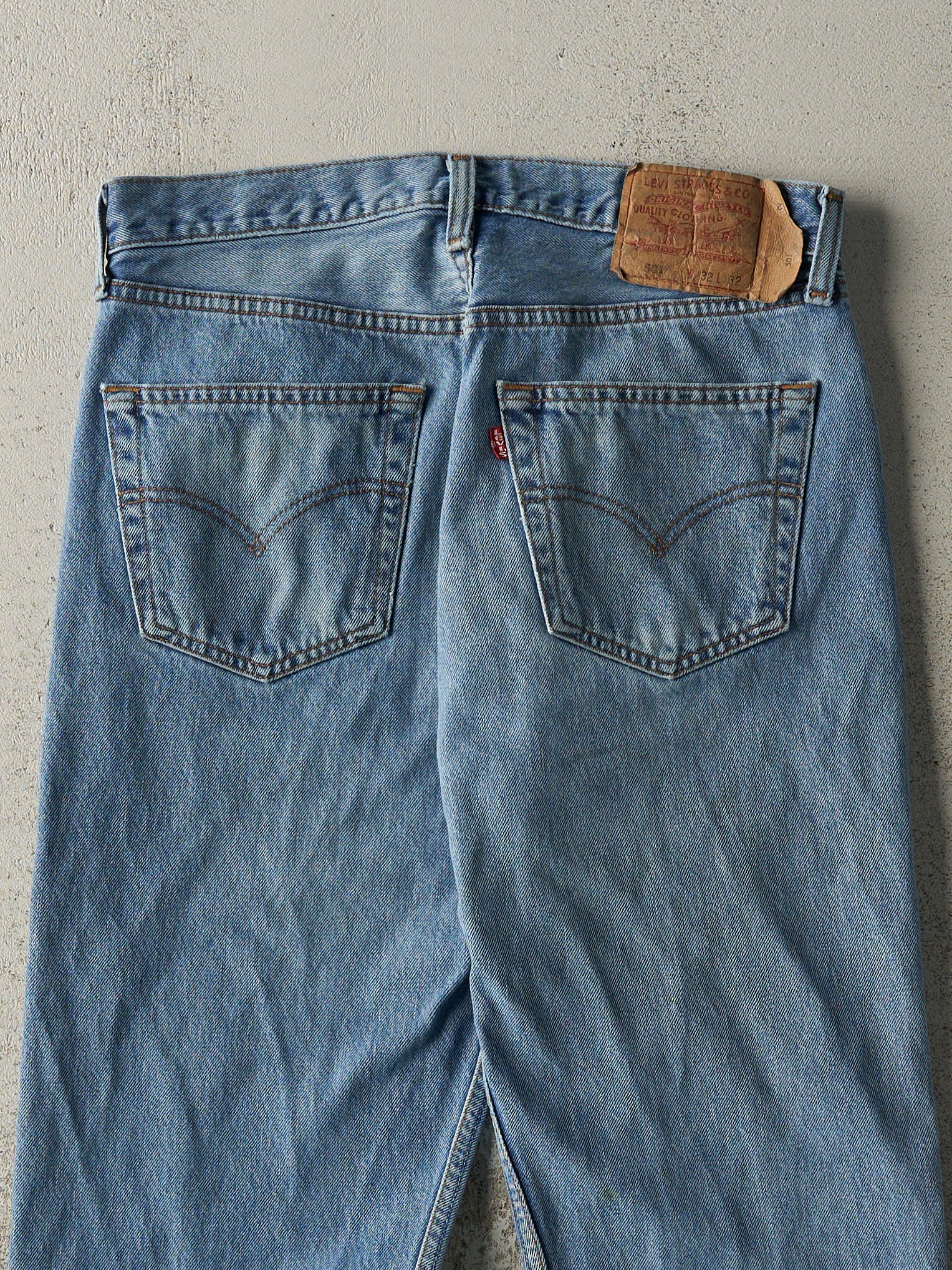 Vintage 80s Light Wash Levi's 501 Jeans (31x32)