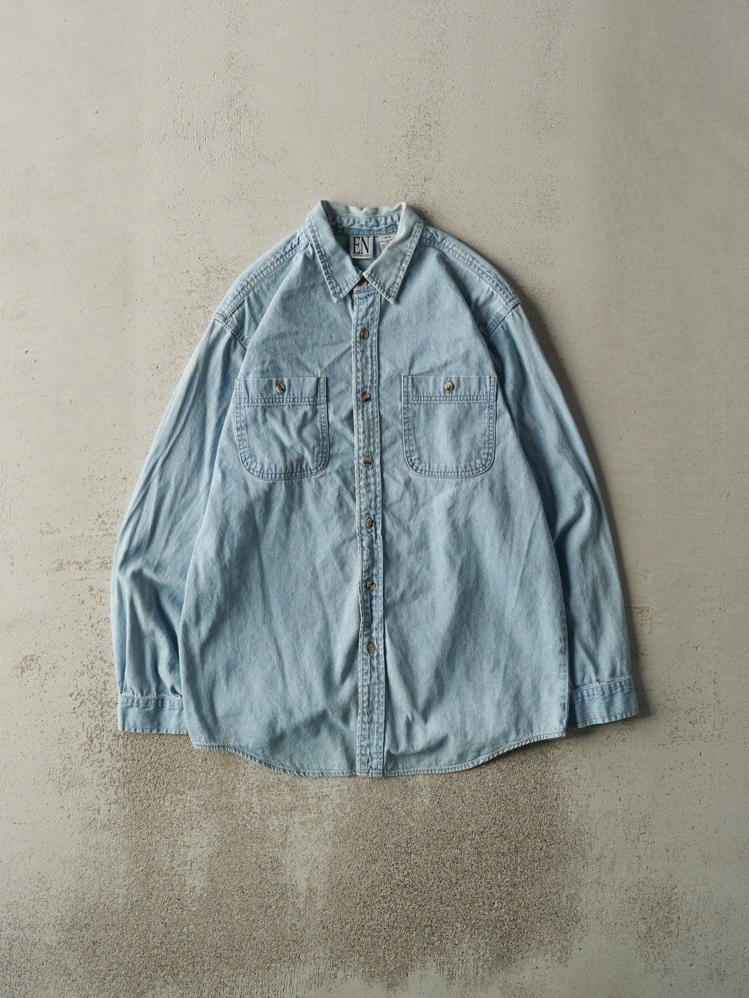 Vintage 90s Light Wash Denim Button Up (M)