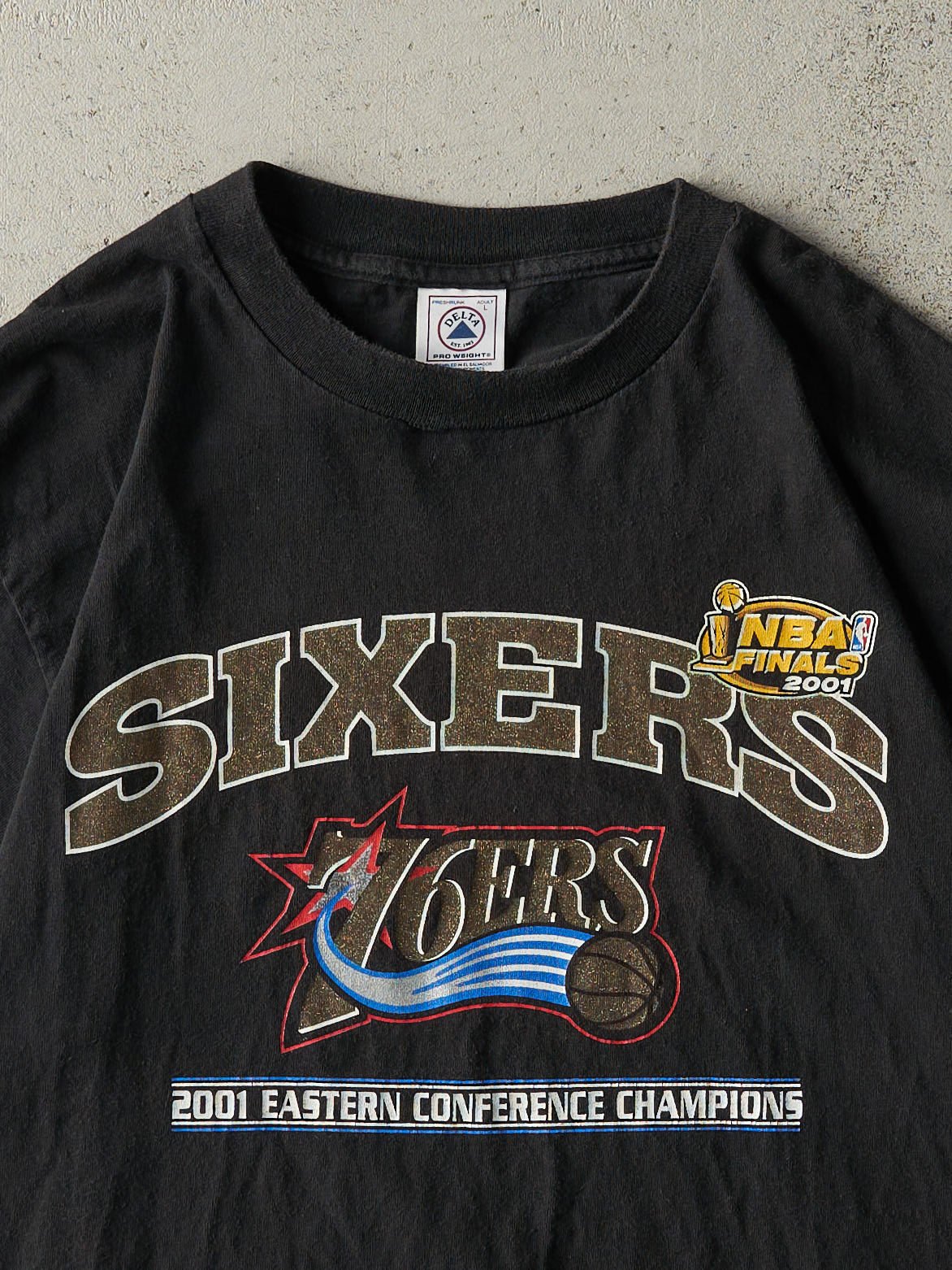 Vintage 01' Black Philadelphia 76ers Conference Champions Tee (M/L)