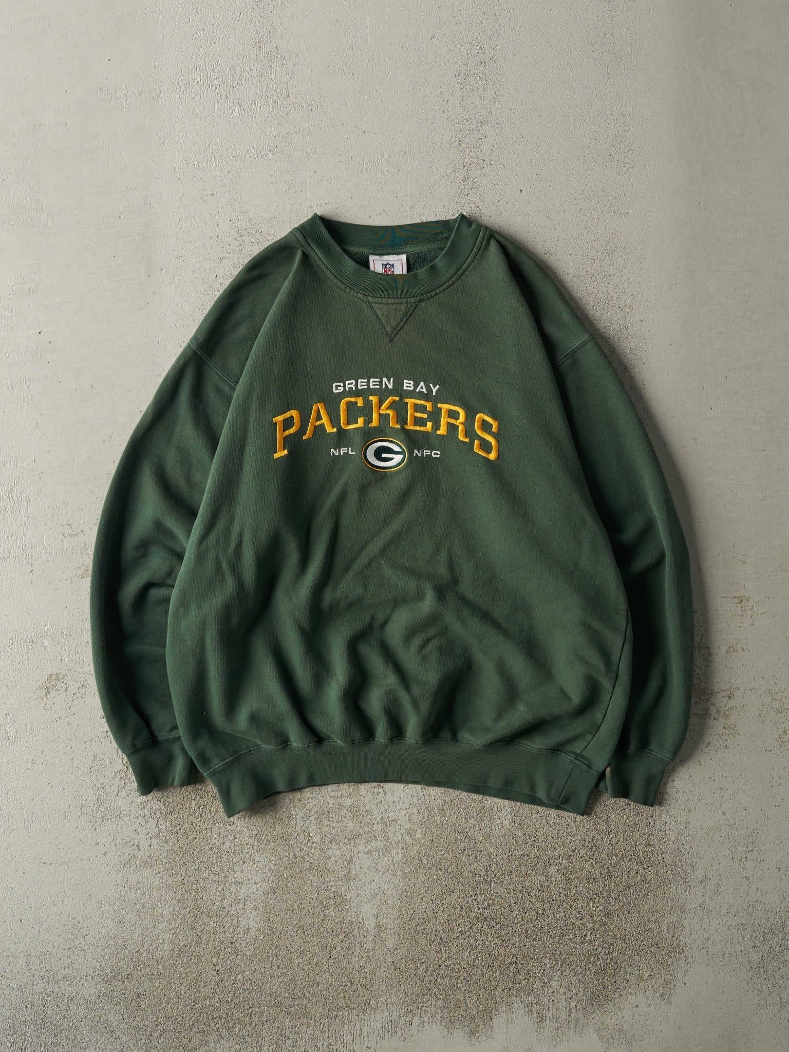 Vintage 90s Green Embroidered Green Bay Packers Crewneck (L)