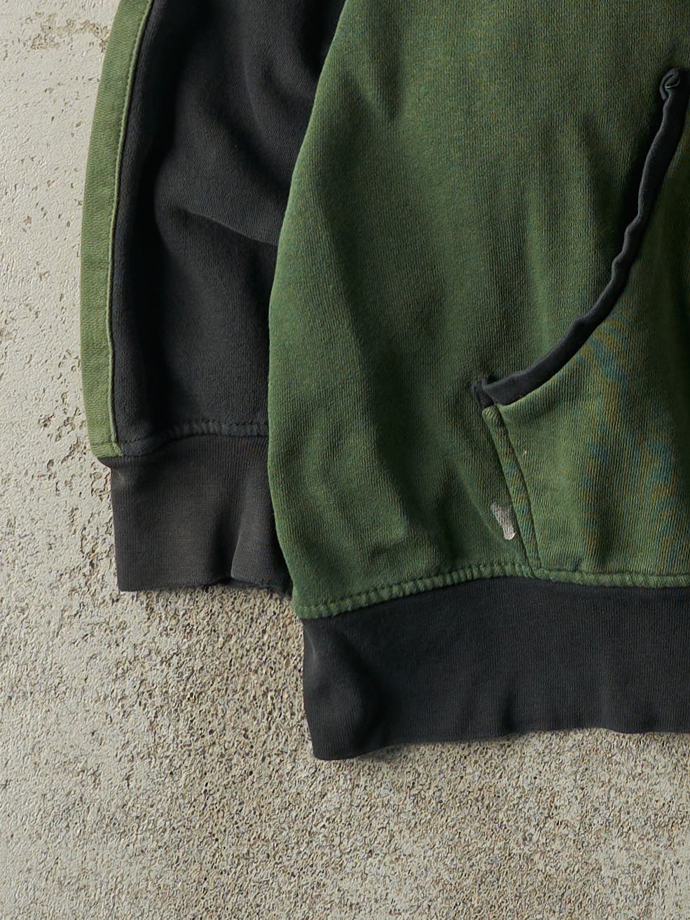 Vintage Y2K Green Embroidered Dale Earnhardt Jr. Nascar Hoodie (XL)