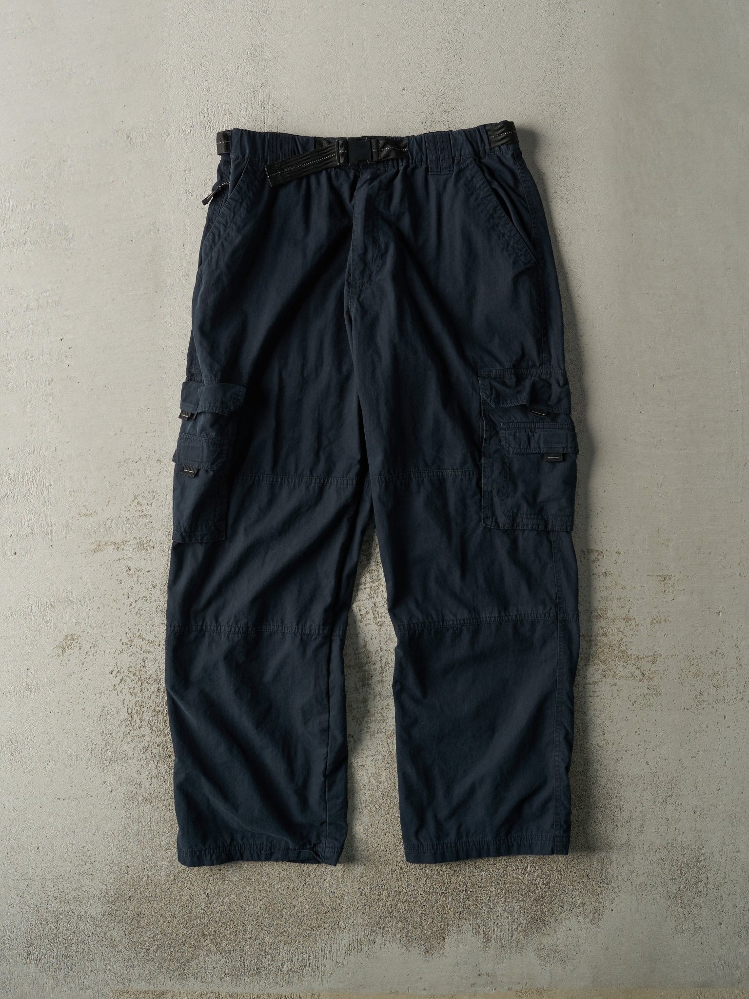 Vintage Y2K Navy Blue BC Clothing Cargo Hiking Pants (34x30.5)