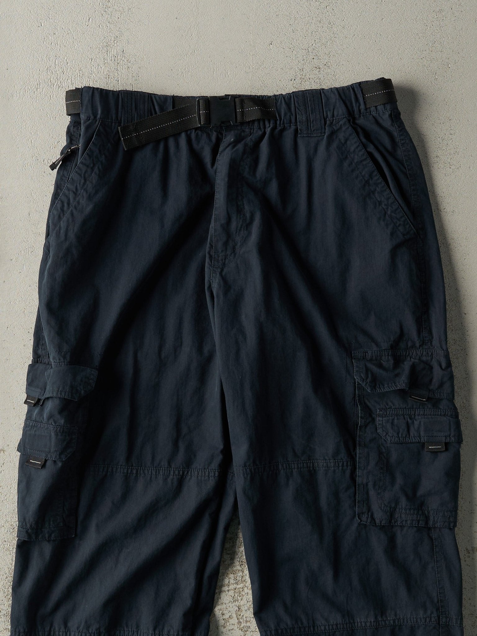 Vintage Y2K Navy Blue BC Clothing Cargo Hiking Pants (34x30.5)