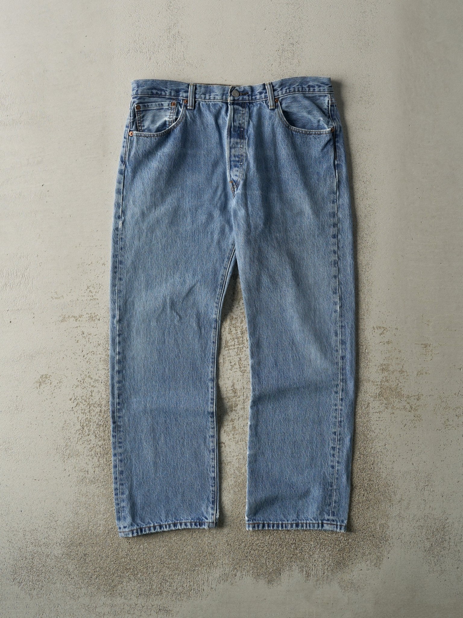Vintage 90s Light Wash Levi's 501 Jeans (36x29)
