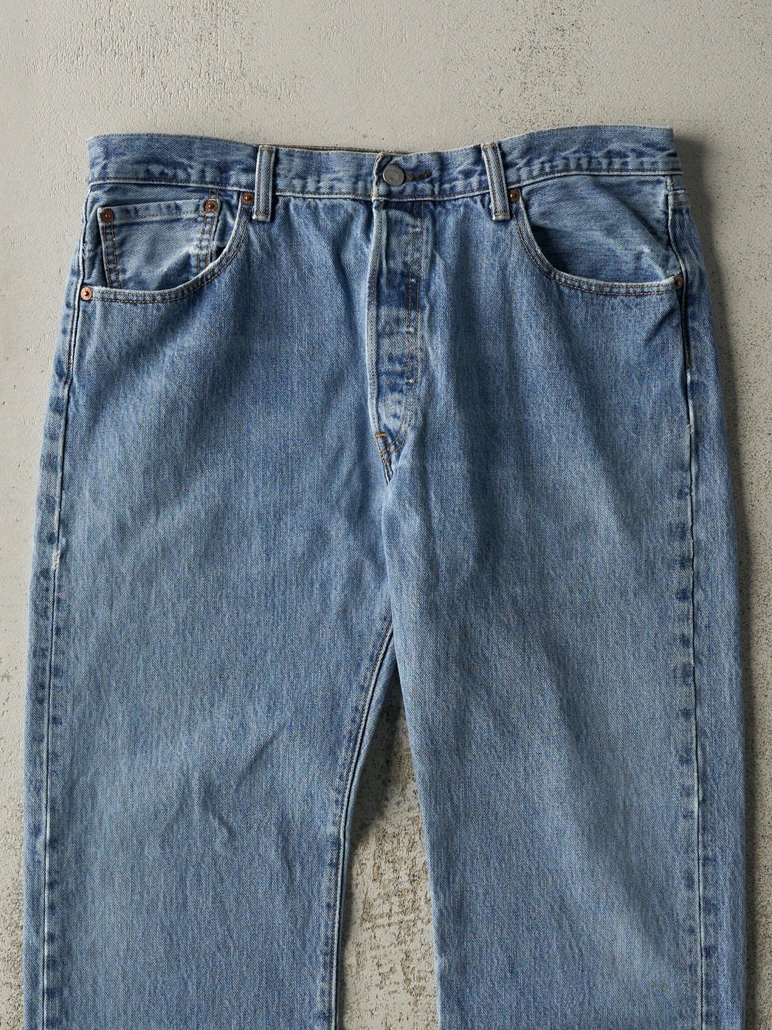 Vintage 90s Light Wash Levi's 501 Jeans (36x29)