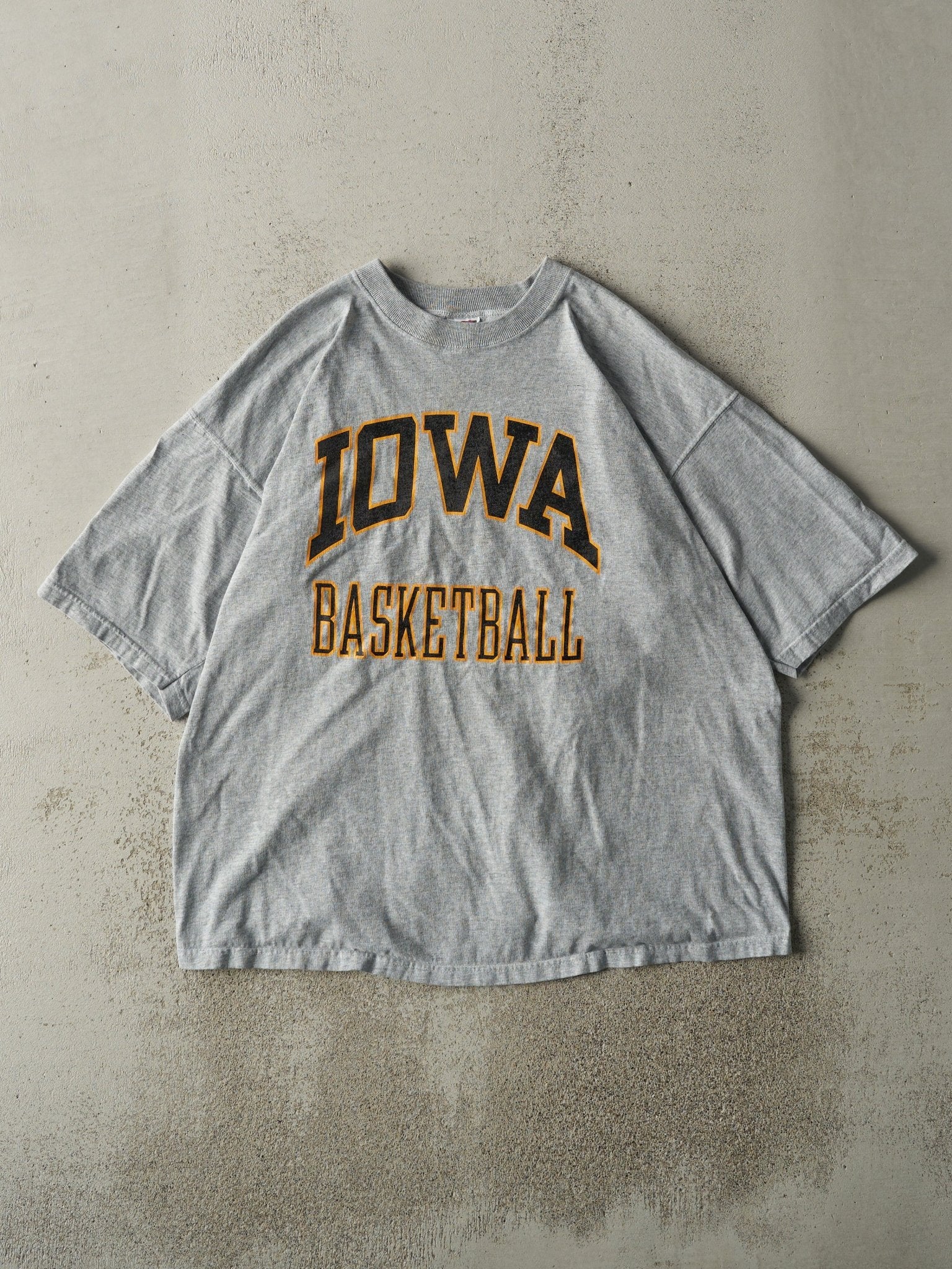 Vintage Y2K Grey Iowa Basketball Tee (L)