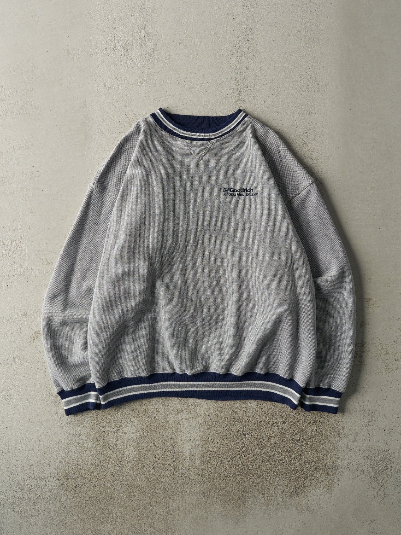 Vintage Y2K Grey & Navy Embroidered Crewneck (L/XL)