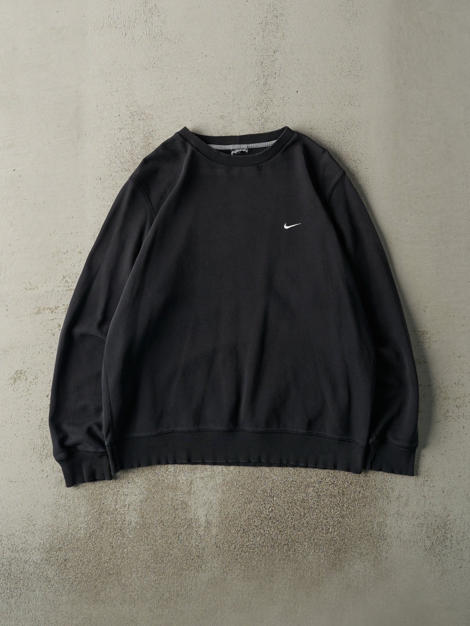 Vintage Y2K Black Embroidered Nike Swoosh Crewneck (XL)