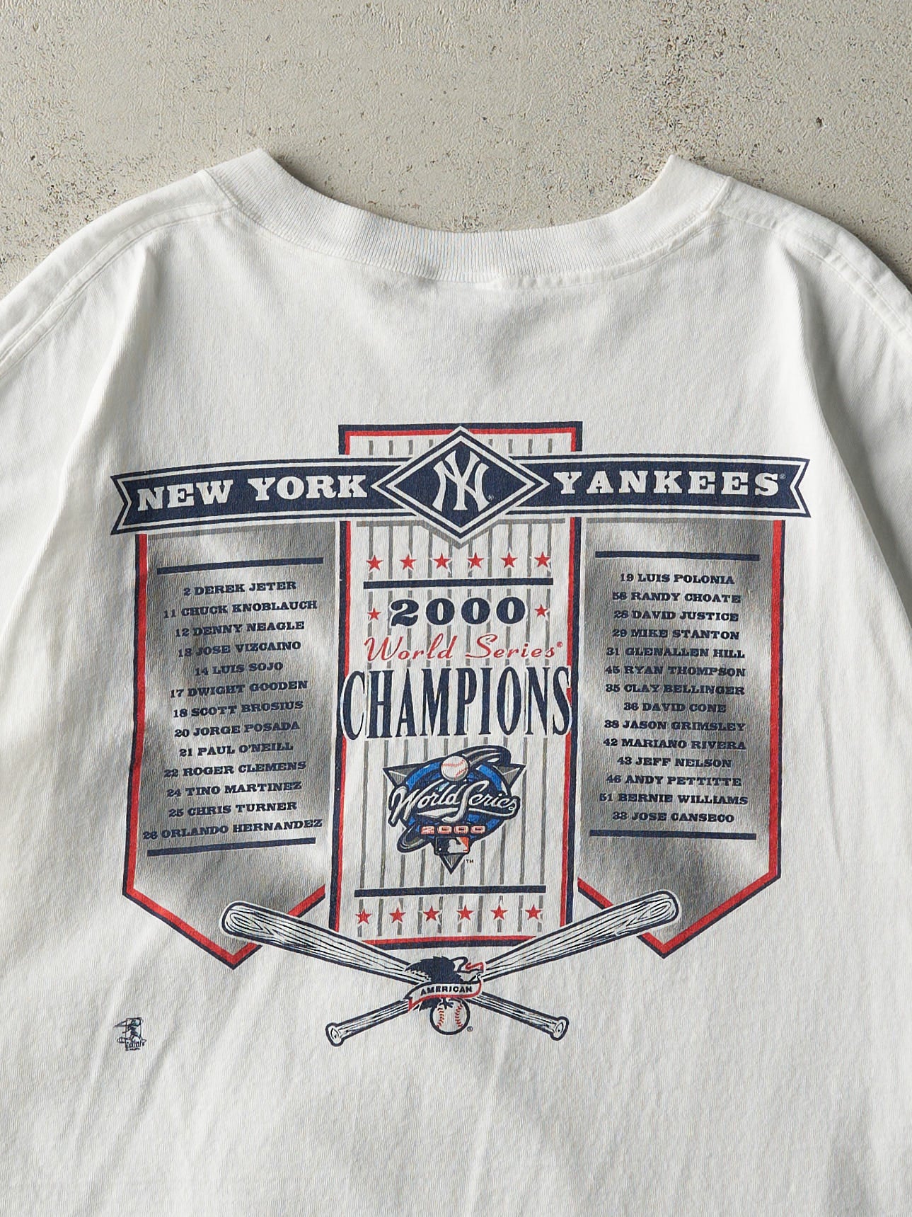 Vintage 00' White New York Yankees World Series Champion Tee (L/XL)