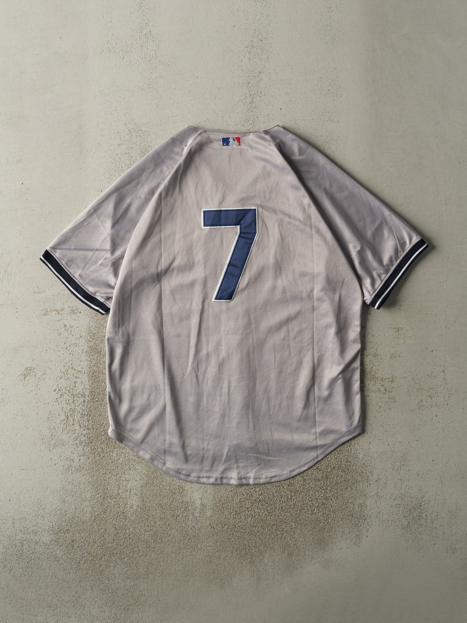 Vintage Y2K Grey #7 Player New York Yankees Jersey (LXL)