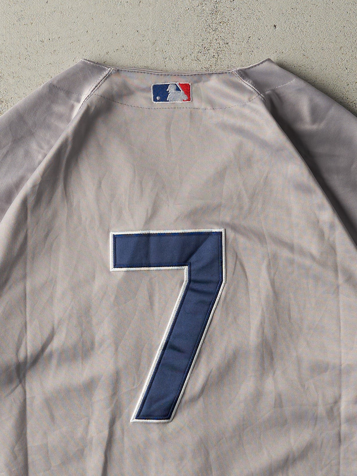 Vintage Y2K Grey #7 Player New York Yankees Jersey (LXL)