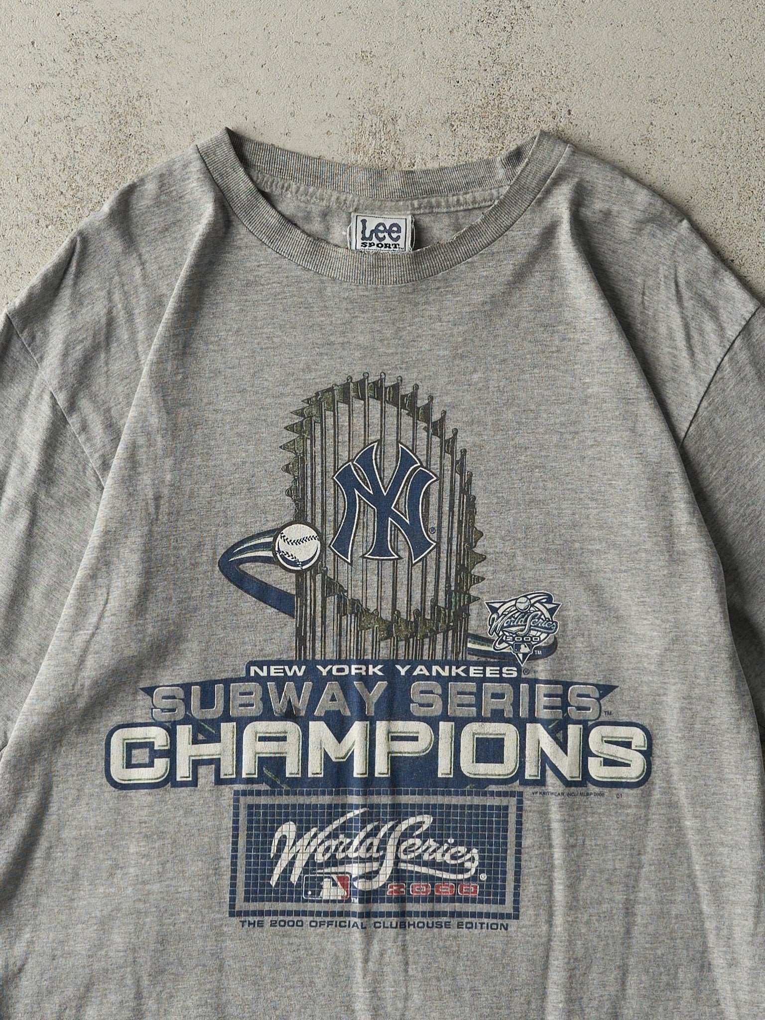 Vintage 00' Grey New York Yankees Subway Series Champions Tee (M/L)