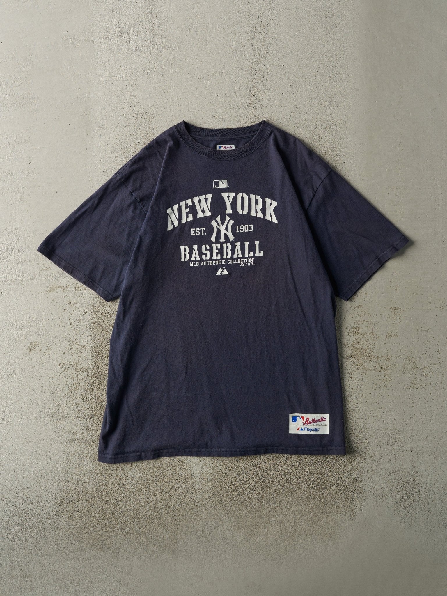 Vintage 10' Navy Blue New York Yankees Baseball Tee (M/L)