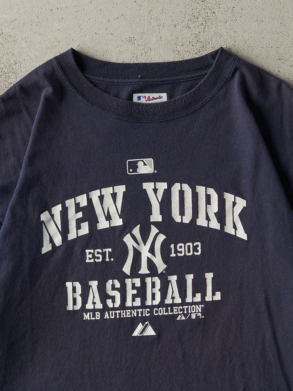 Vintage 10' Navy Blue New York Yankees Baseball Tee (M/L)