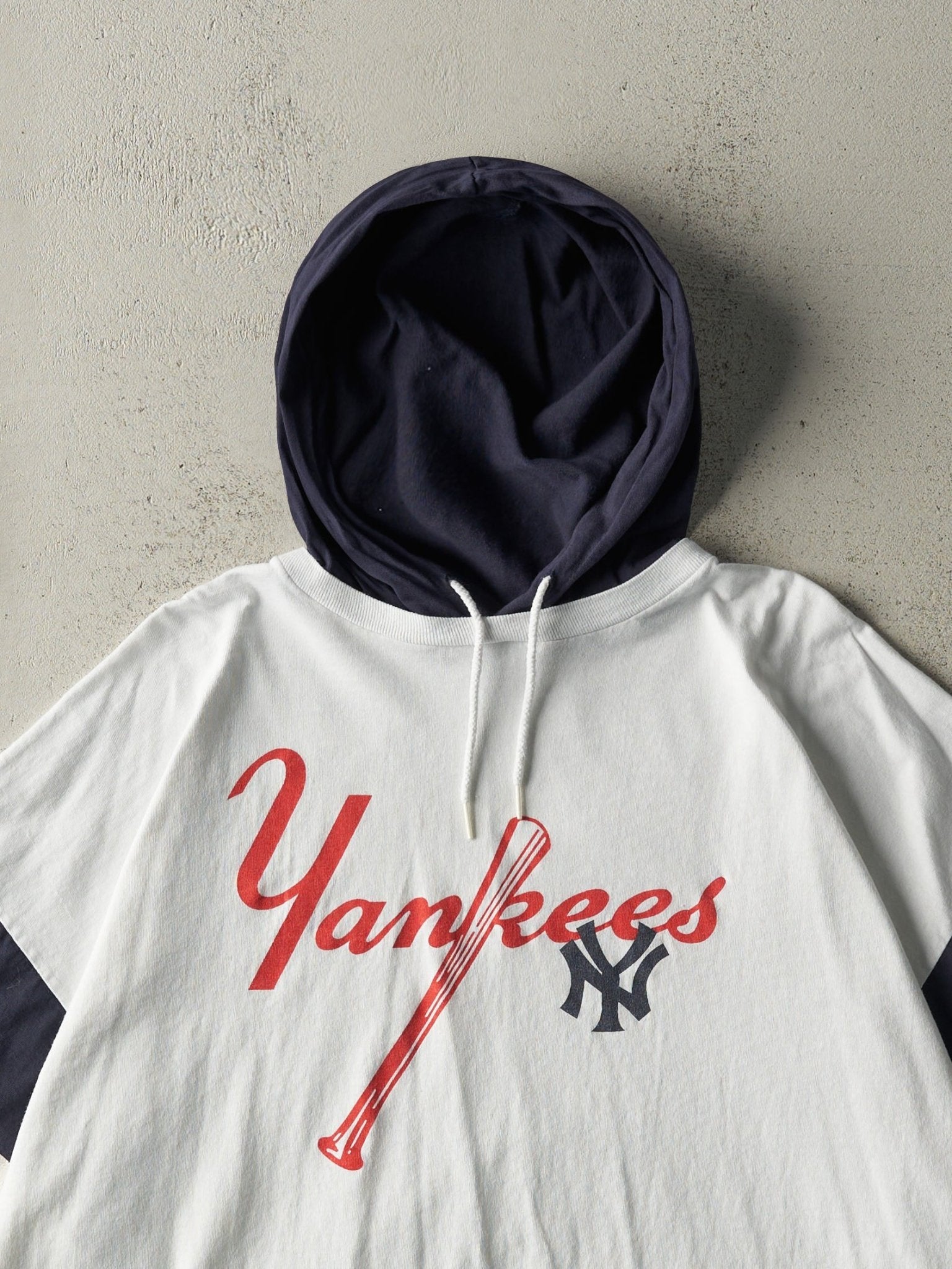 Vintage 90s White & Navy New York Yankees Hooded Tee (XL)
