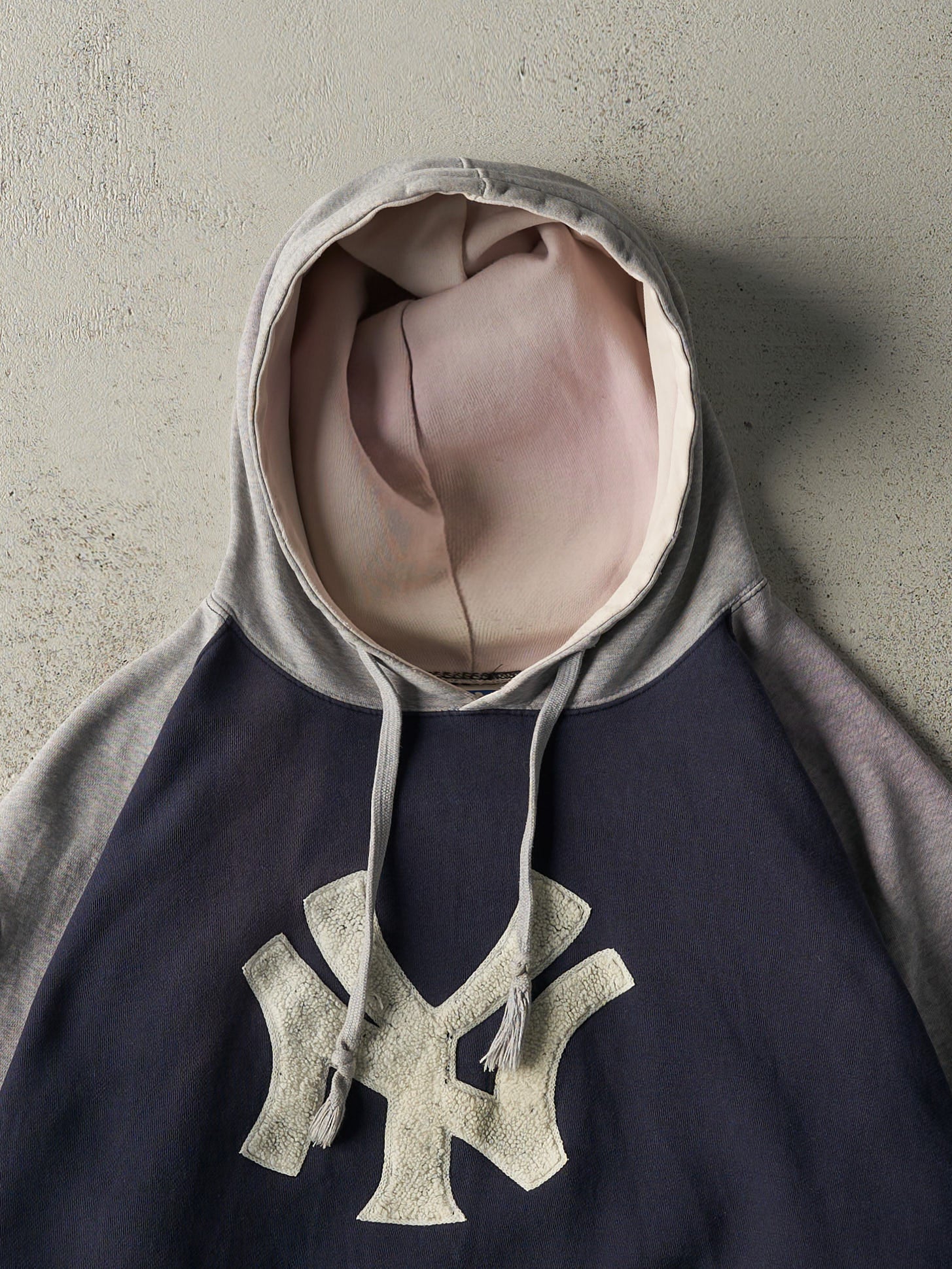 Vintage 90s Grey & Navy Blue New York Yankees Hoodie (L/XL)