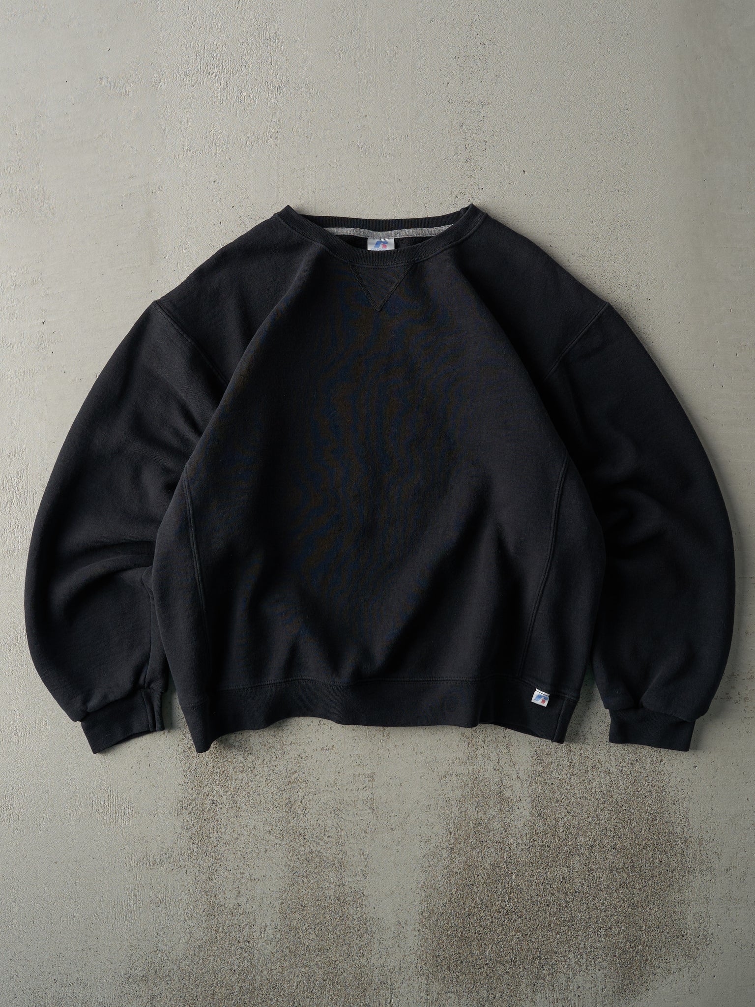 Vintage Y2K Black Russell Athletics Blank Crewneck (L)