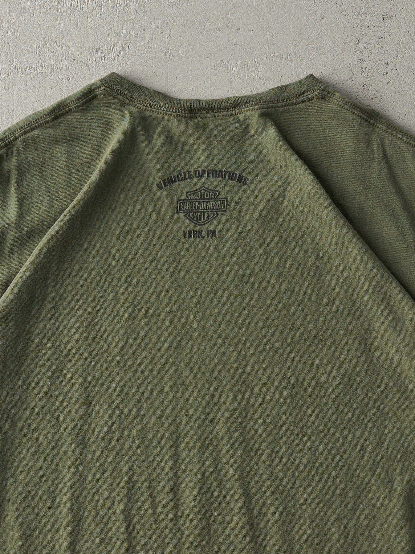 Vintage Y2K Army Green York, PA Harley Davidson Tee (L)