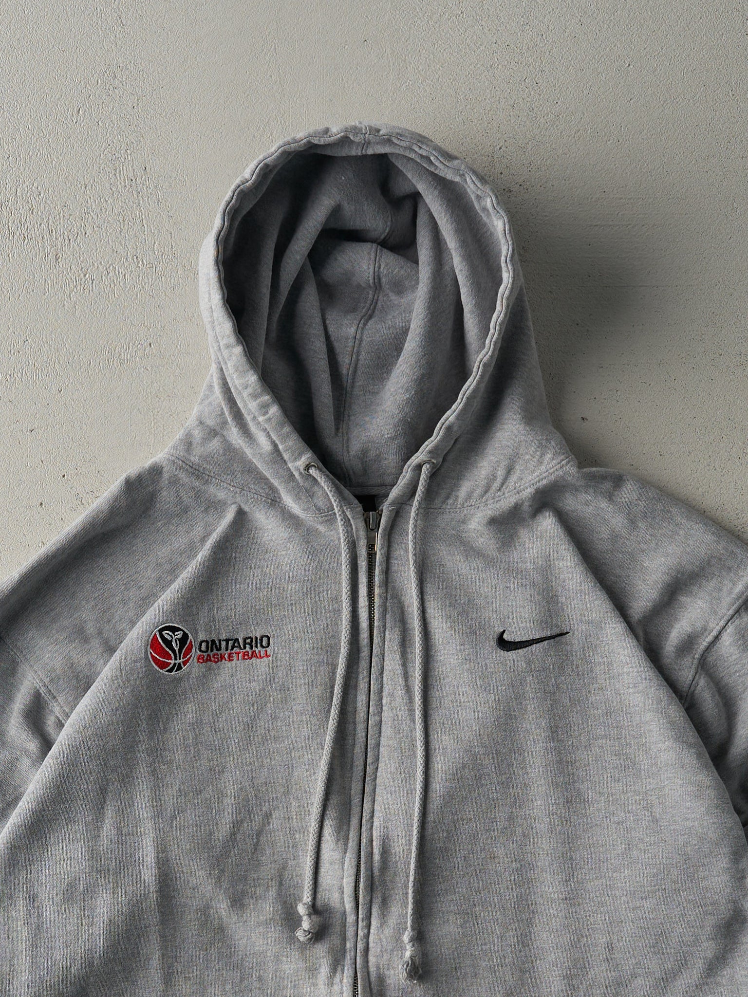 Vintage Y2K Grey Nike Ontario Basketball Embroidered Zip Up Hoodie (L)