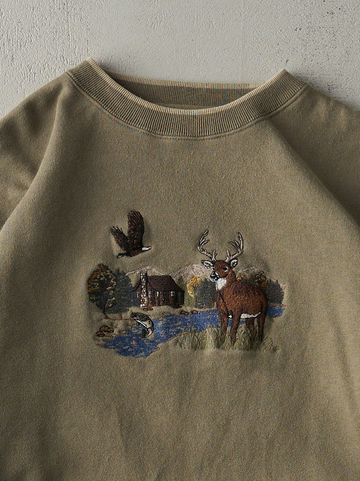 Vintage 90s Khaki Green Embroidered Nature Scene Boxy Crewneck (L)