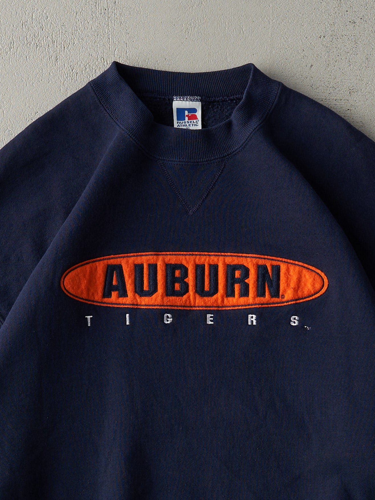 Vintage Y2K Navy Auburn Tigers Russell Athletics Crewneck (L)