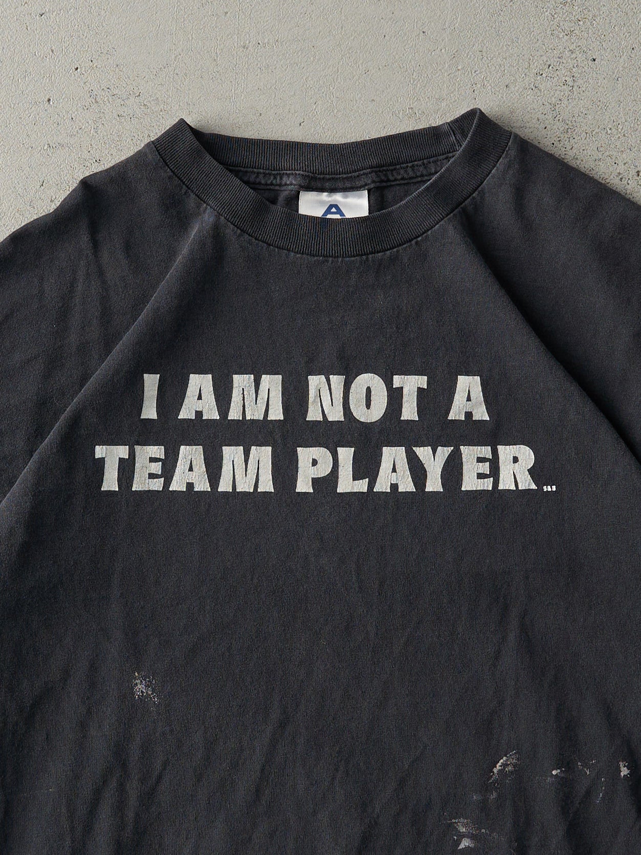 Vintage Y2K Faded Black "I Am Not A Team Player" Tee (M)