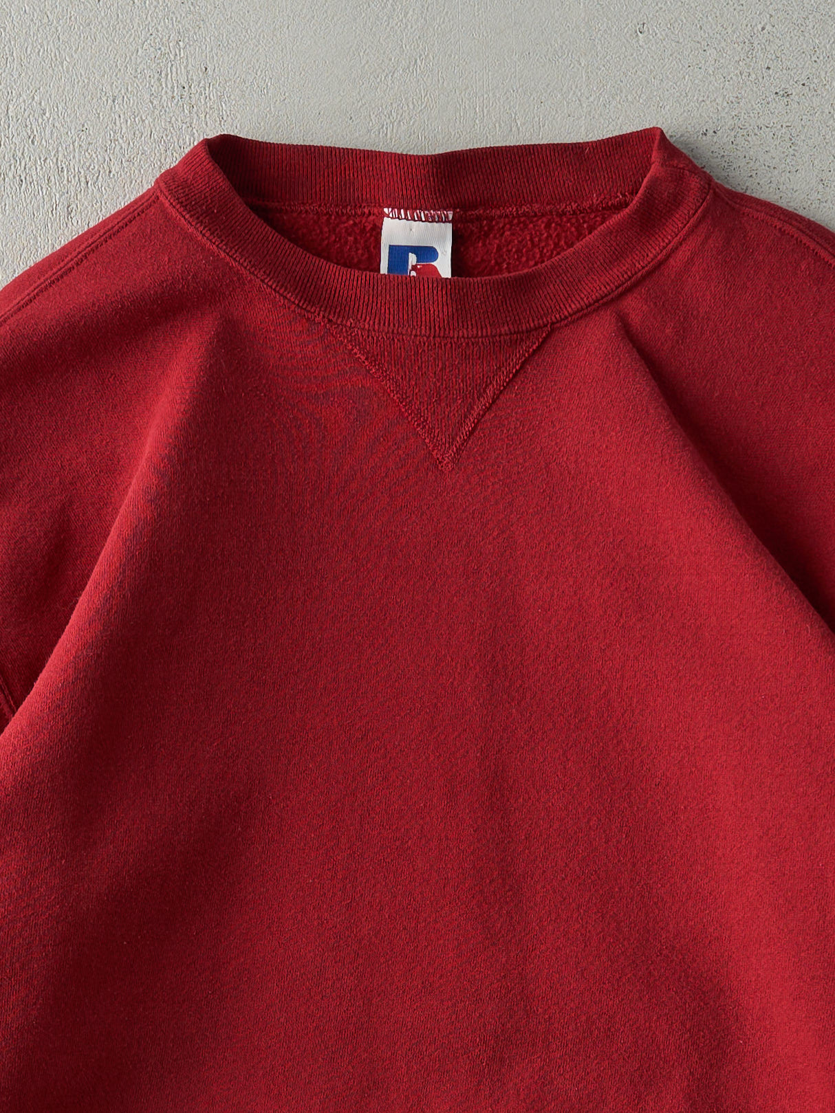 Vintage Y2K Cranberry Red Russell Athletic Blank Crewneck (M)