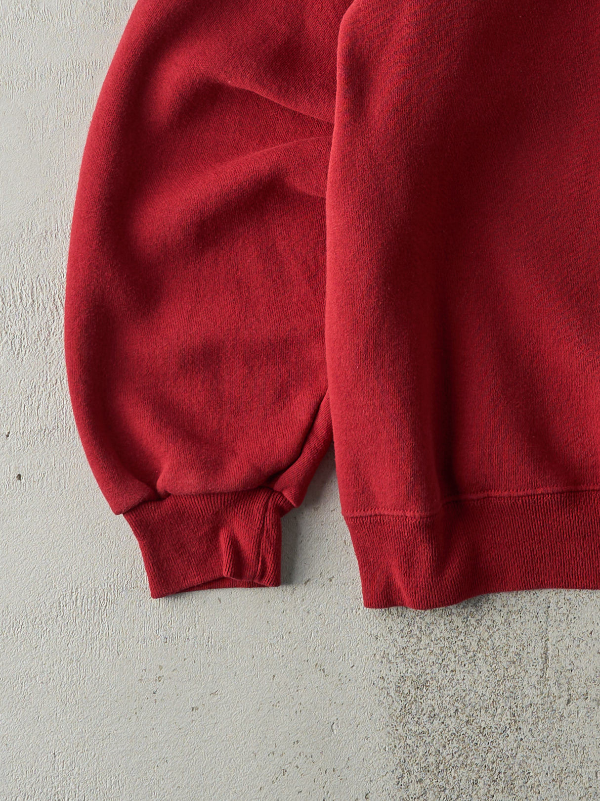 Vintage Y2K Cranberry Red Russell Athletic Blank Crewneck (M)