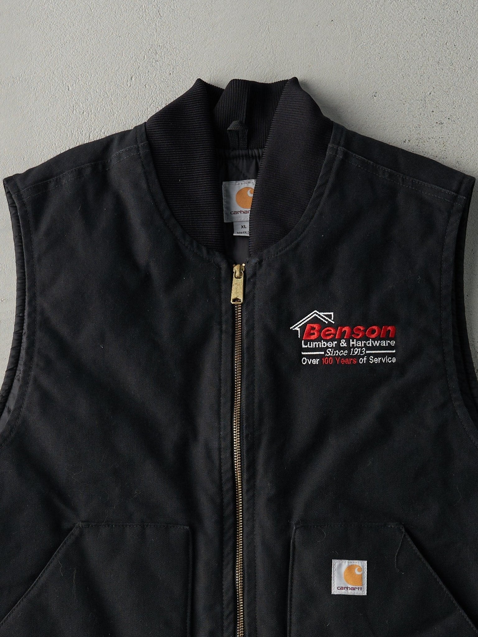 Vintage Y2K Black Benson Lumber and Hardware Carhartt Workwear Vest (XL)