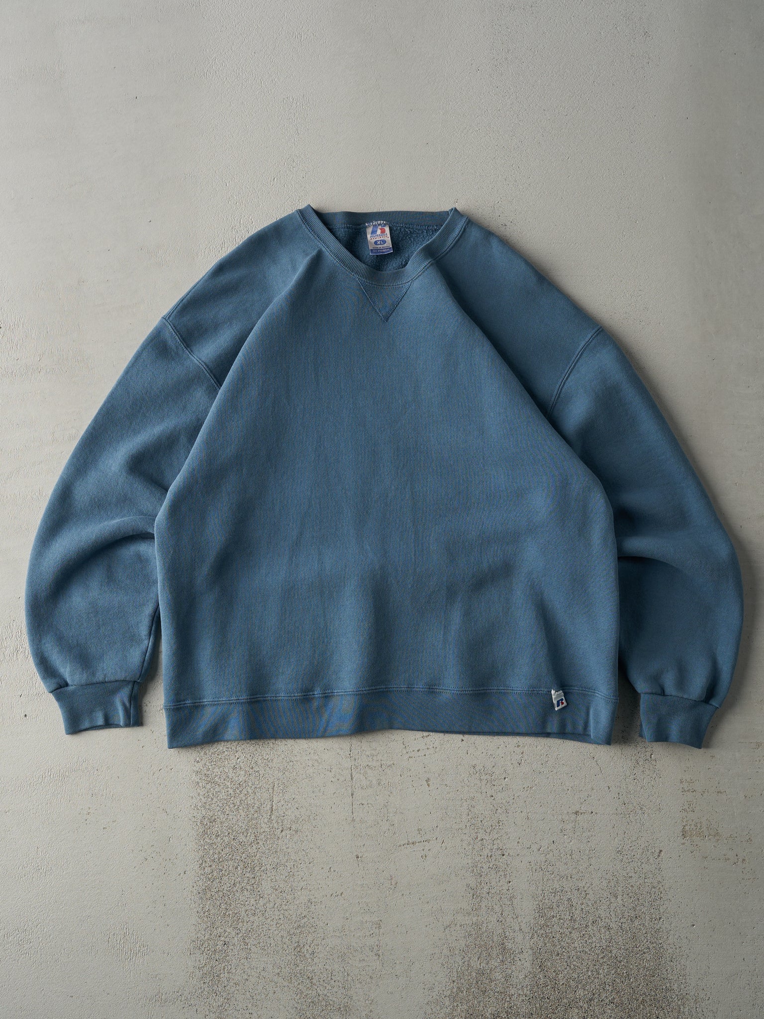 Vintage Y2K Blue Russell Athletic Blank Crewneck (L)