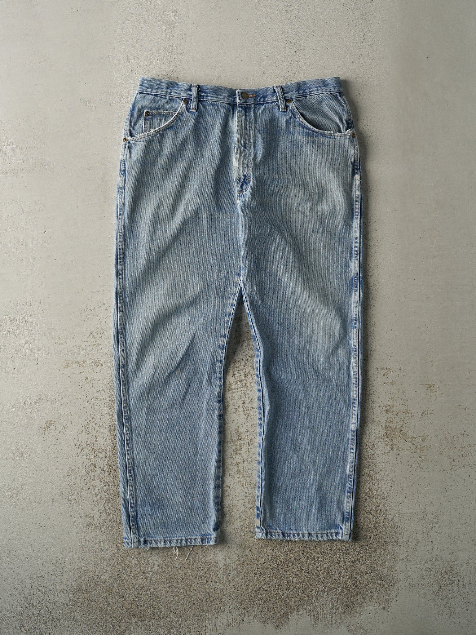 Vintage 90s Light Wash Wrangler Jeans (37x29.5)