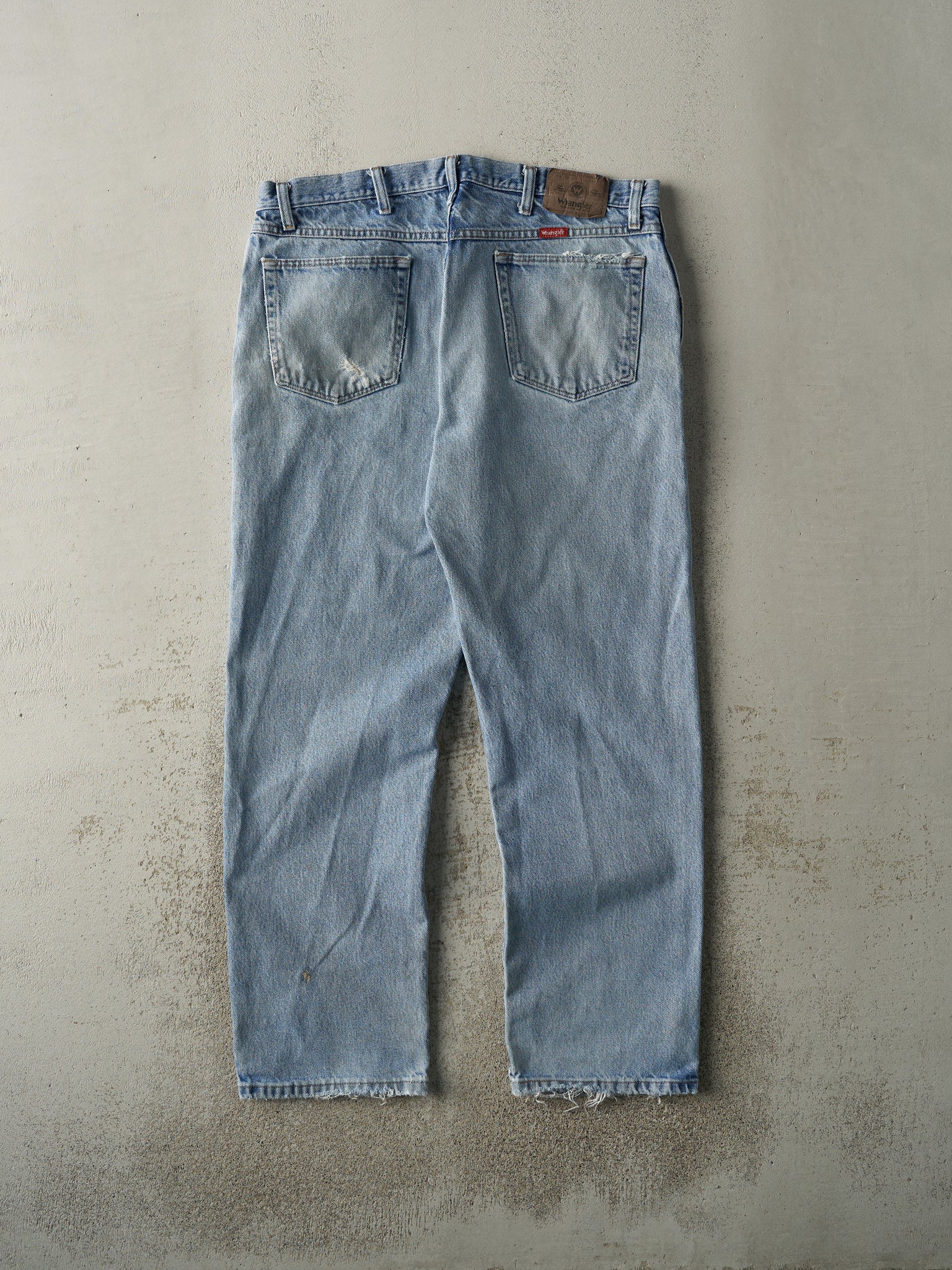 Vintage 90s Light Wash Wrangler Jeans (37x29.5)