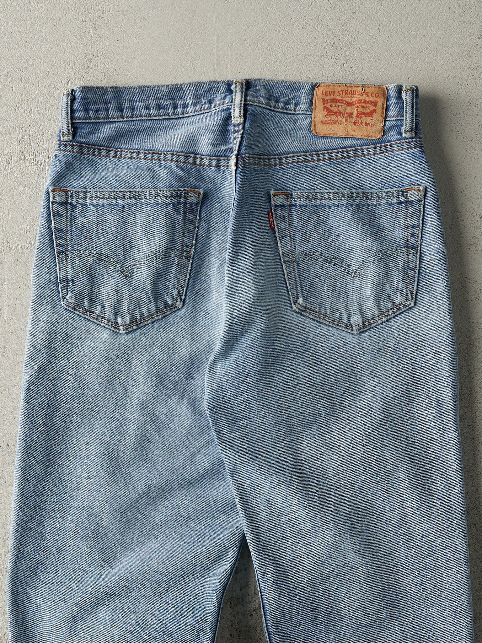 Vintage Y2K Light Wash Levi's 505 Jeans (32x29)