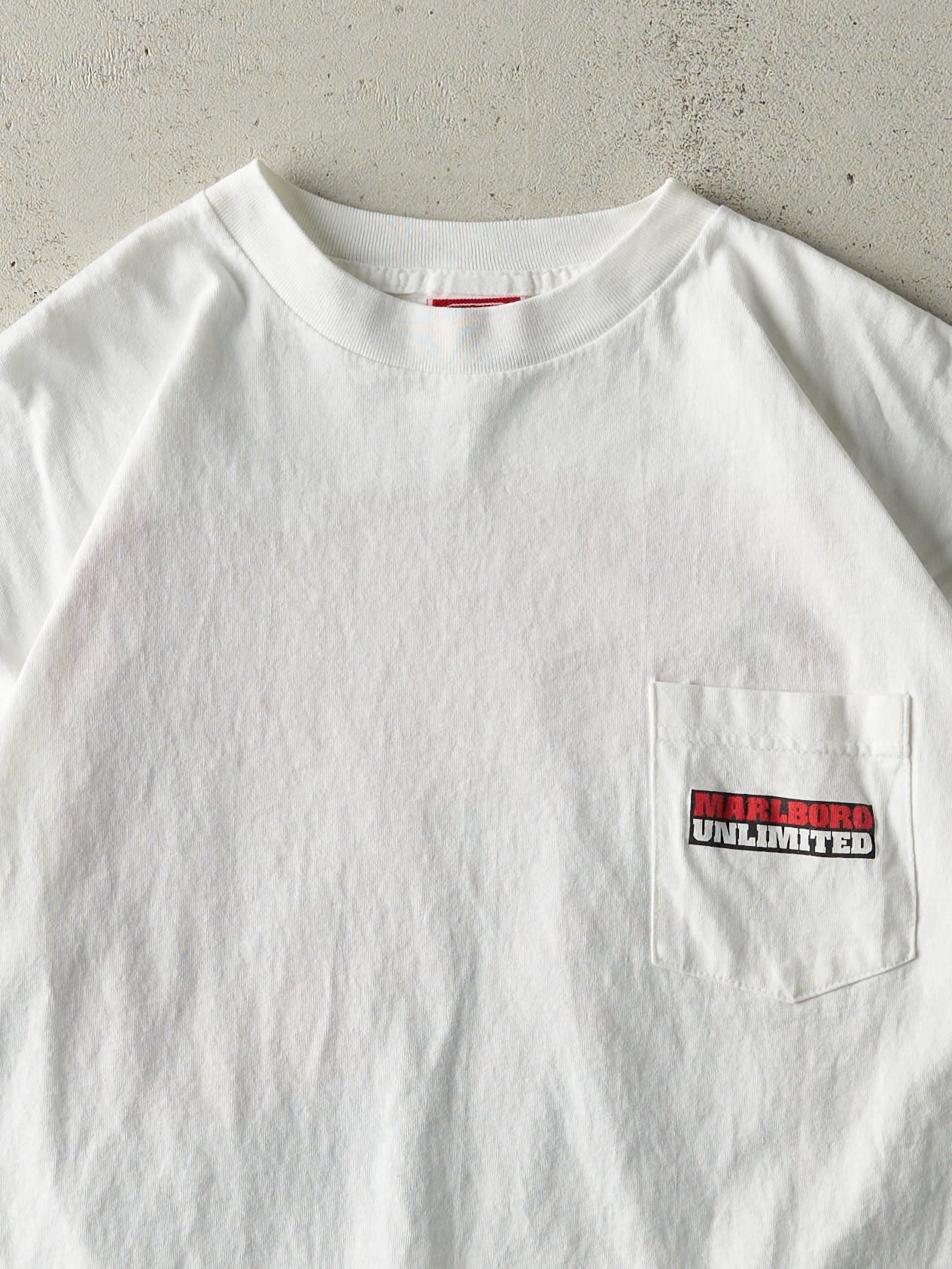 Vintage 95' White Marlboro Unlimited Pocket Tee (L)