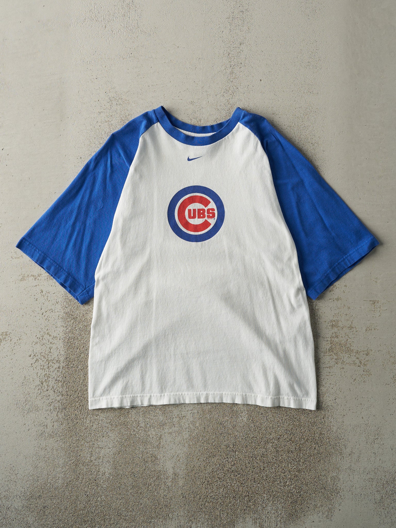 Vintage 08' White & Blue Chicago Cubs Nike Half Sleeve Baseball Shirt (M)