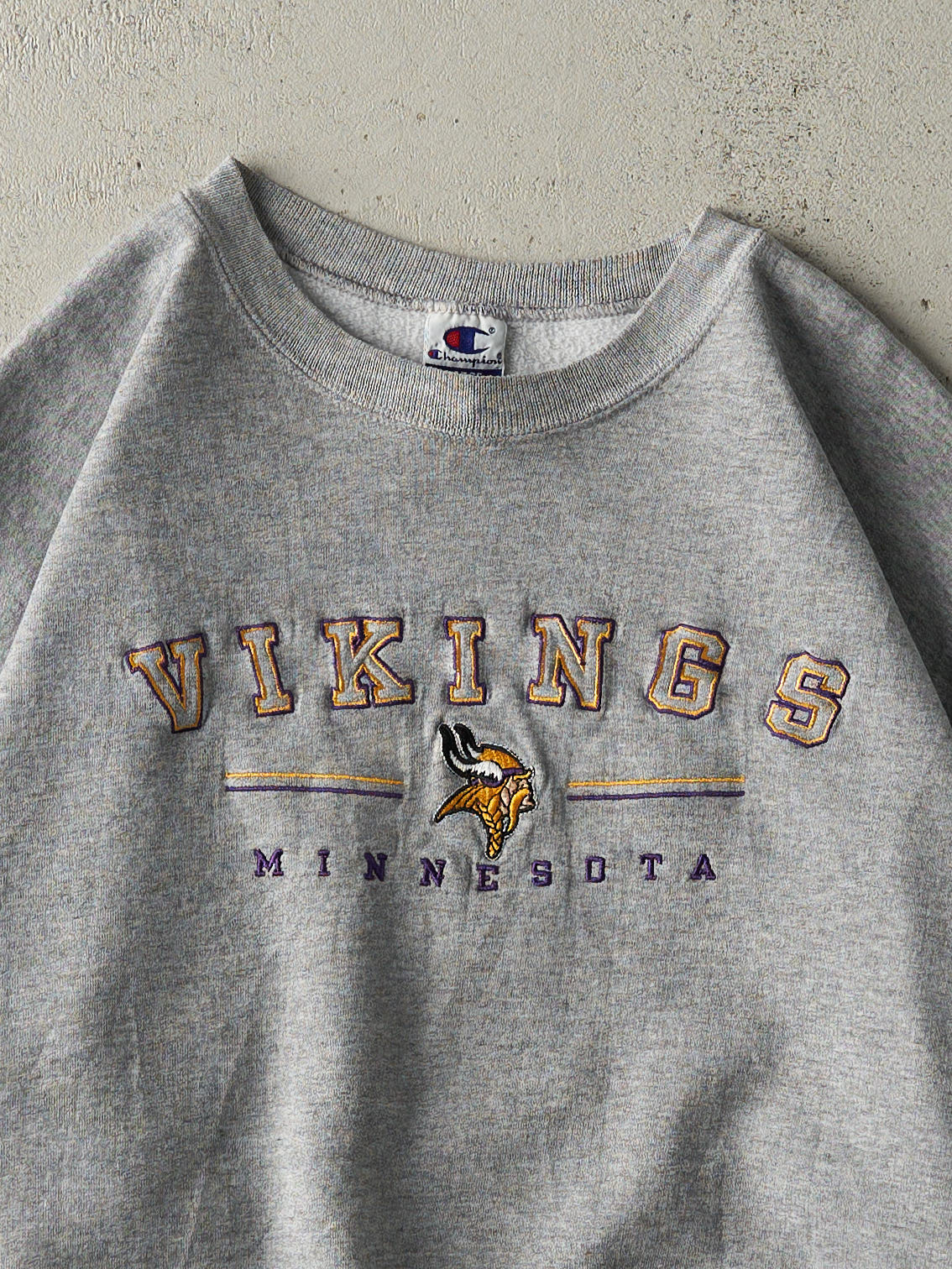 Vintage 90s Grey Embroidered Minnesota Vikings Crewneck (L)