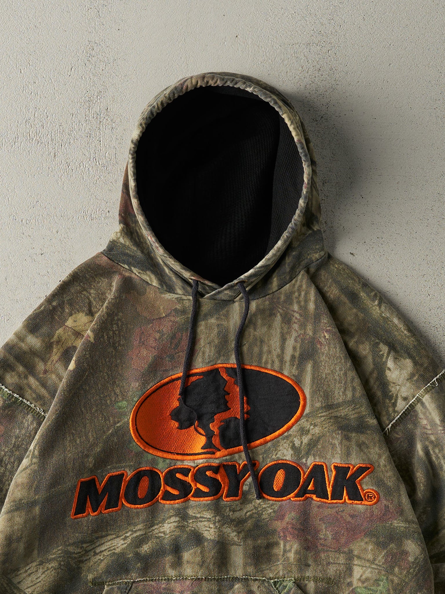 Vintage Y2K Camo Embroidered Mossy Oak Hoodie (L)