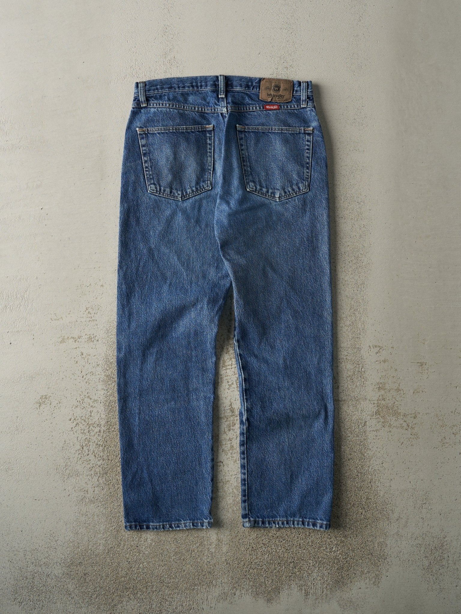Vintage Y2K Mid Wash Wrangler Jeans (32x29.5)