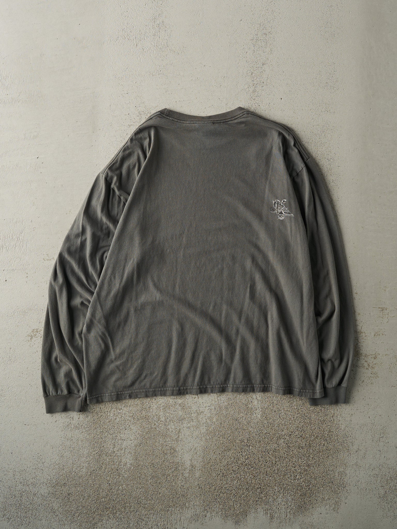 Vintage Y2K Charcoal Grey Quiksilver Long Sleeve (L)