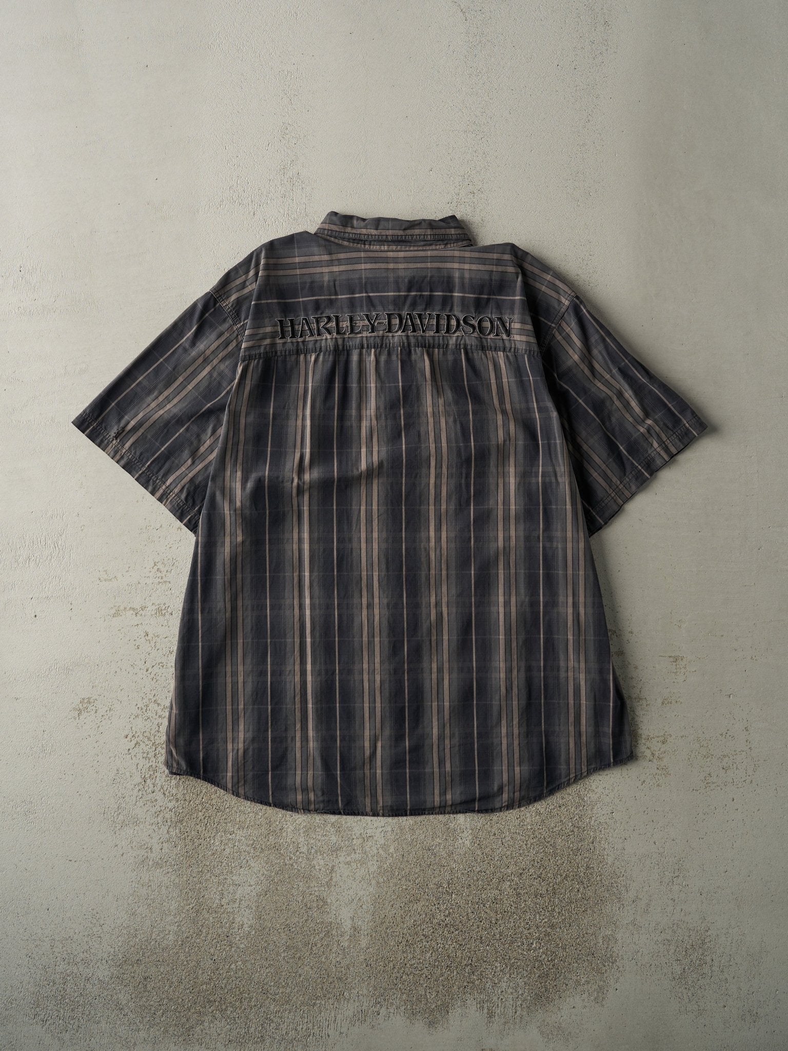 Vintage Y2K Grey Harley Davidson Short Sleeve Button Up (XXL)
