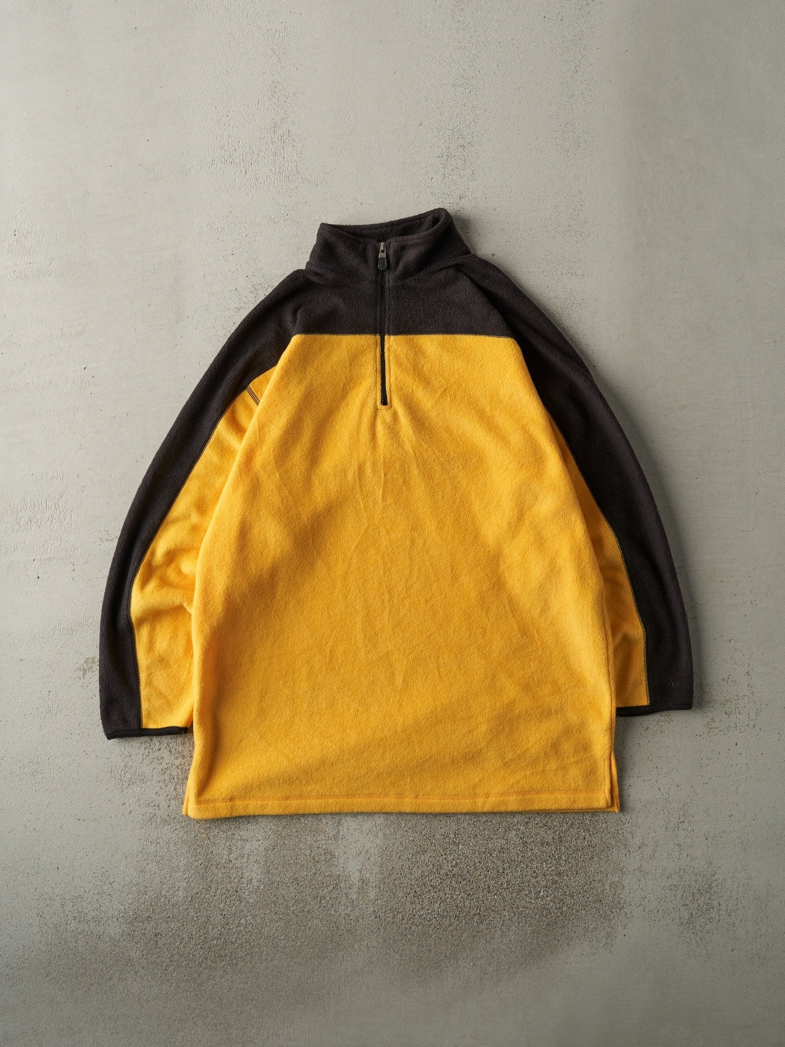Vintage Y2K Black & Yellow Quarter Zip Fleece (XL/XXL)
