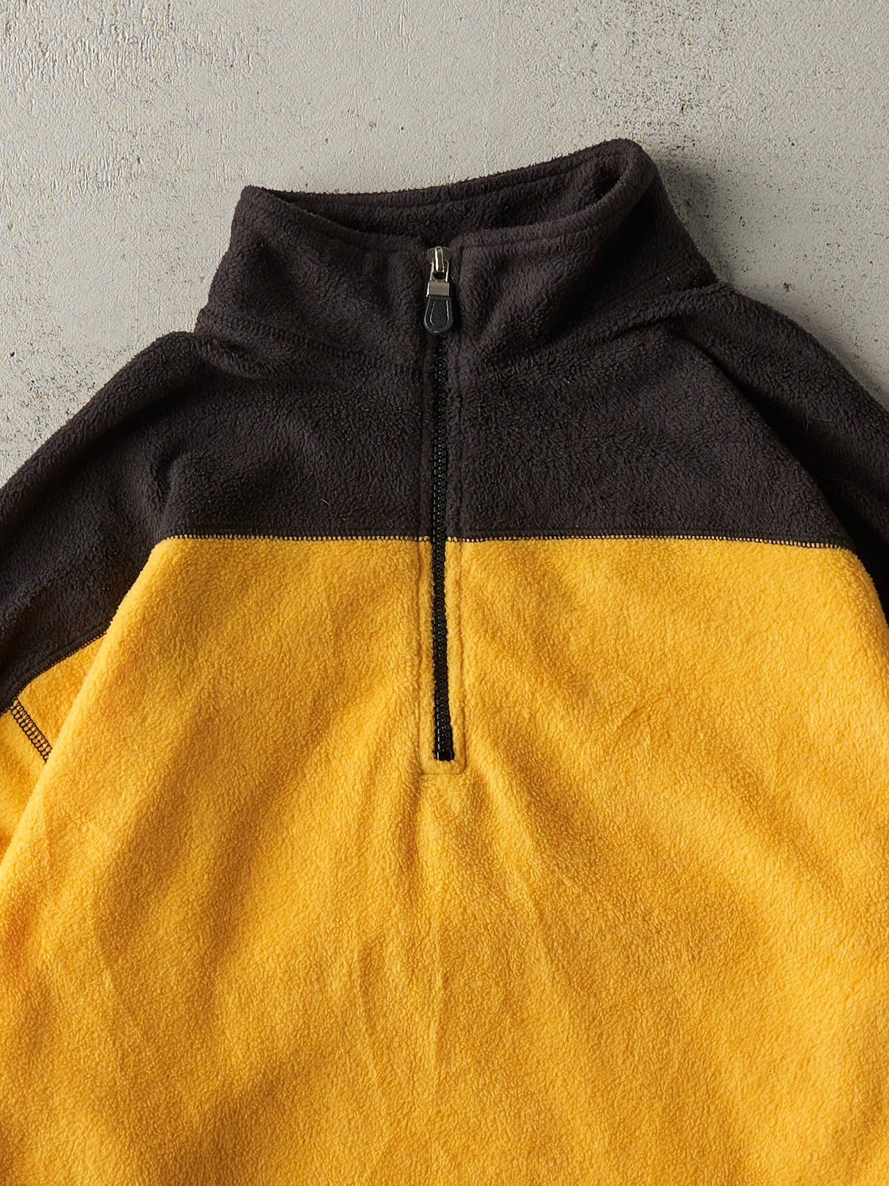 Vintage Y2K Black & Yellow Quarter Zip Fleece (XL/XXL)