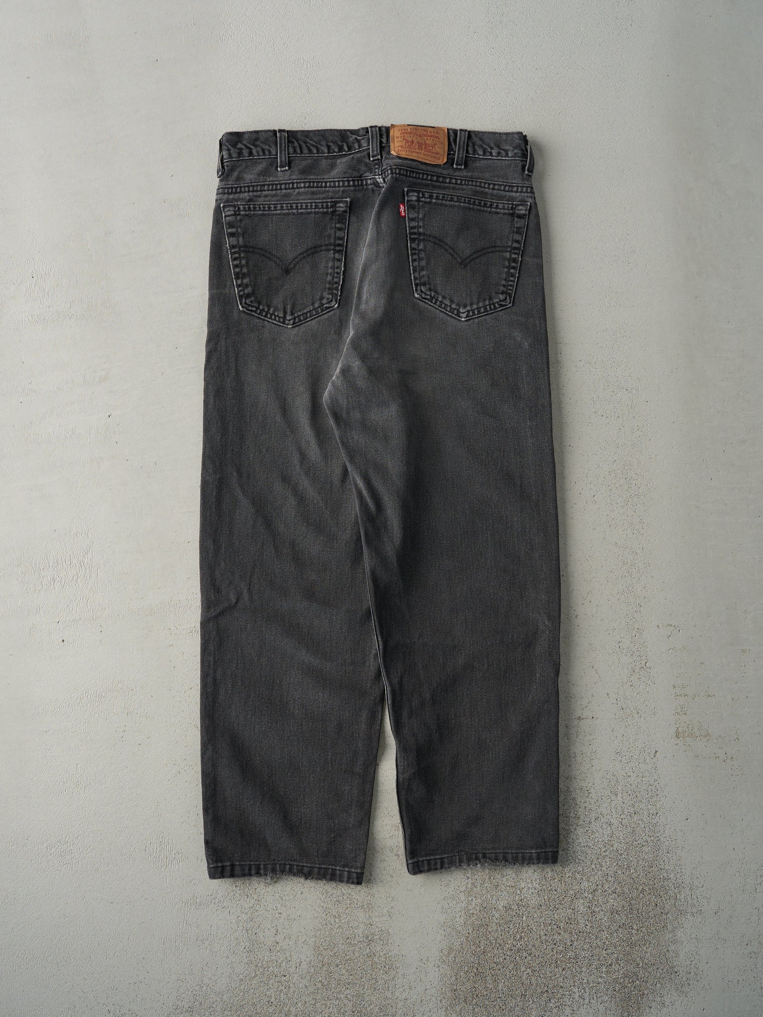 Vintage 90s Faded Black Levi's 550 Denim Pants (35x28)